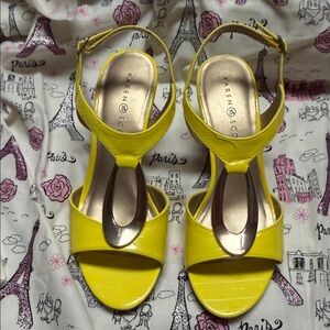 Karen Scott Vibrant Yellow Women's Sandals